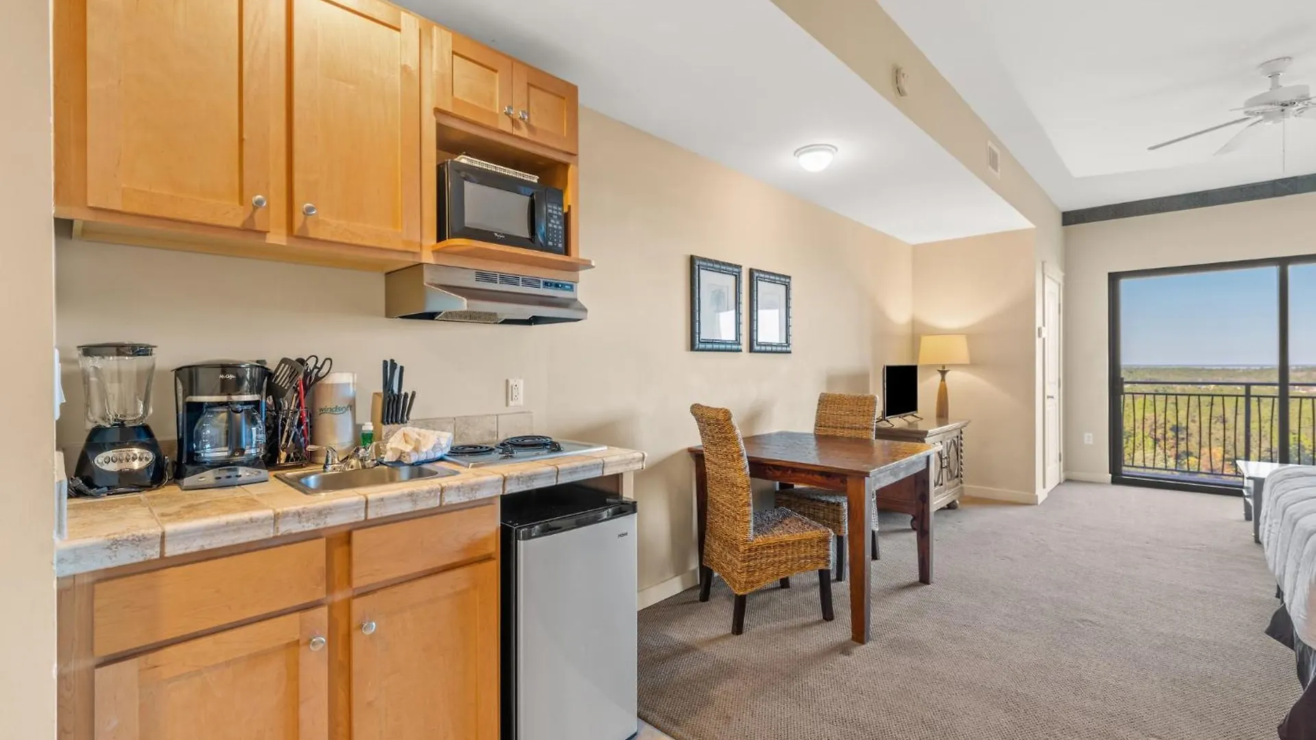 Origin 1023 - Studio King - Peaceful Nature View Unit By Beach Haven Vacation Rentals Panama City Beach Daire